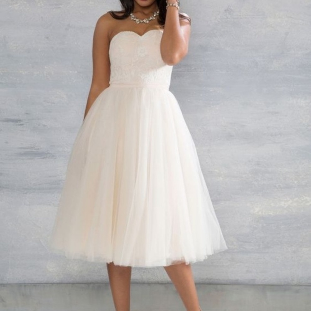 Chi Chi London Blush Love